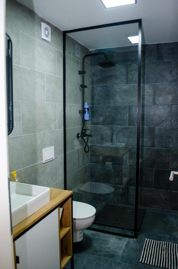 Lovely 1-Bedroom Rental Unit With Free Parking Szkopje Kültér fotó